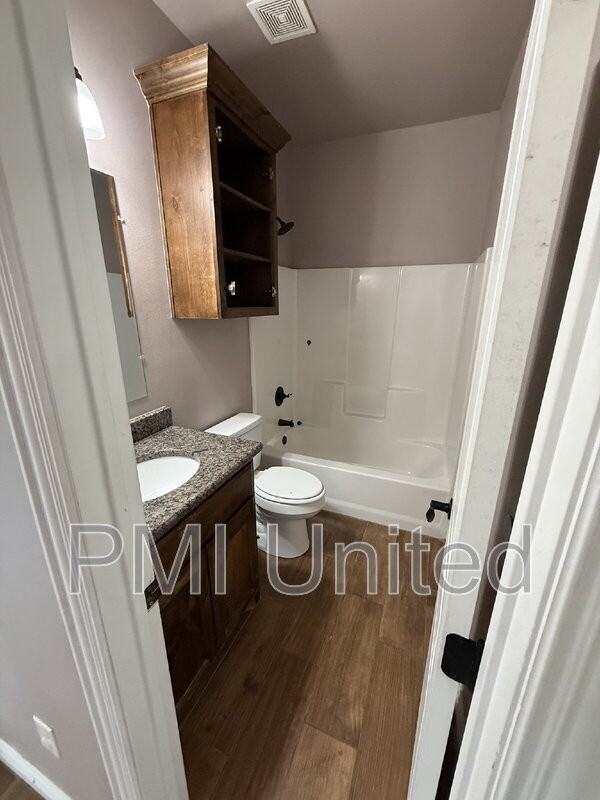 709 S Montgomery St - Photo 5 of 16