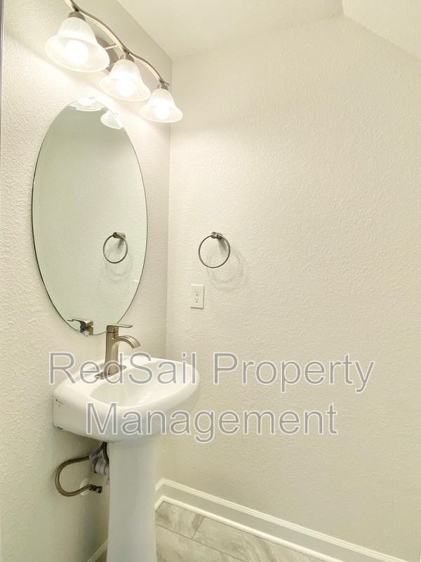 766 Old Lucas Creek Rd - Photo 4 of 26