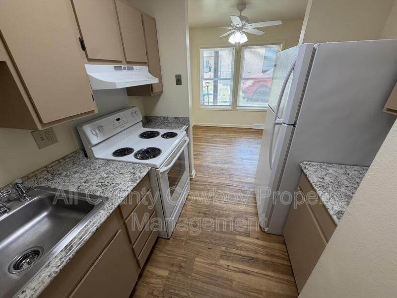 140 Cribbon Ave - Photo 2 of 11