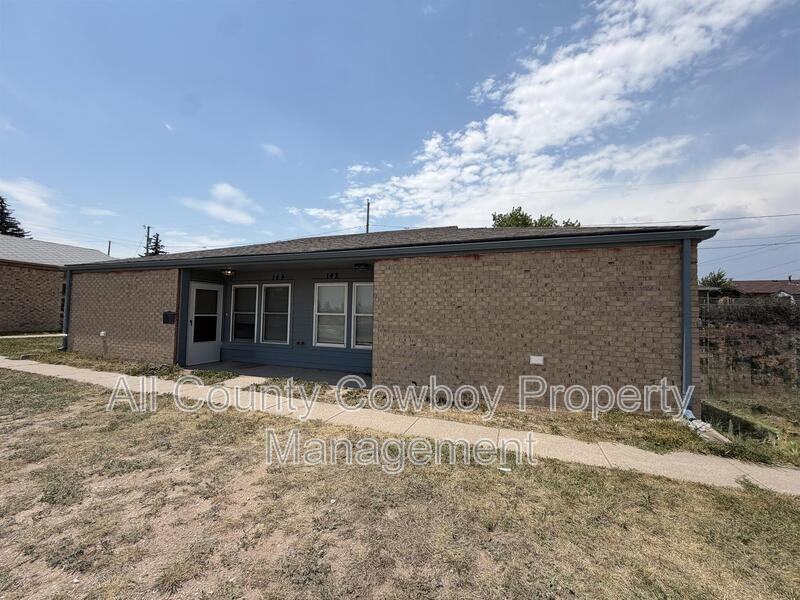 142 Cribbon Ave - Photo 2 of 11