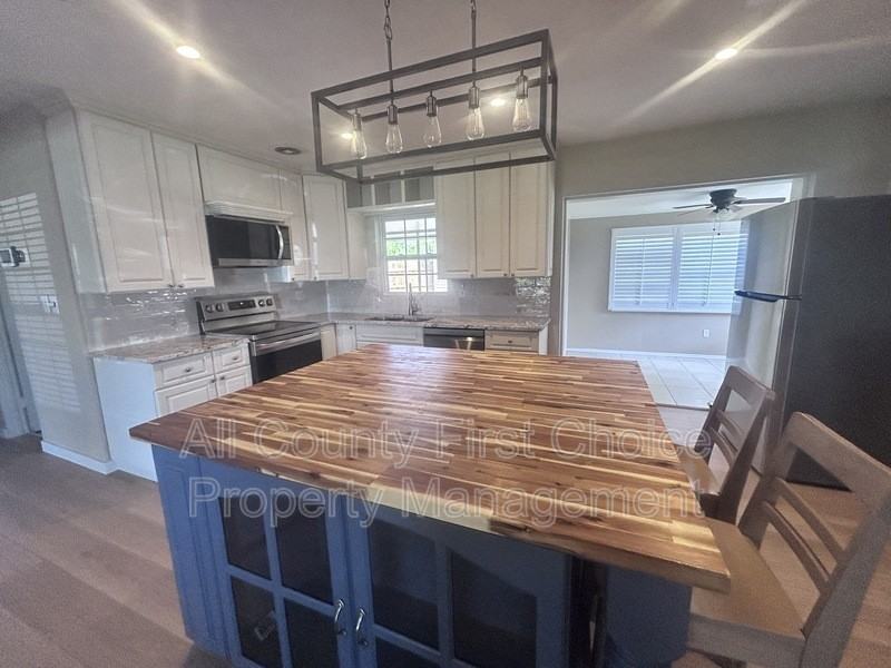 6801 29th Ter N - Photo 3 of 19