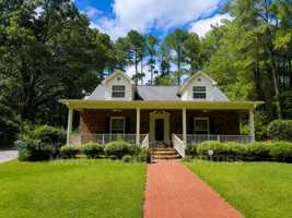 featured image of 3316 Cliffdale Rd