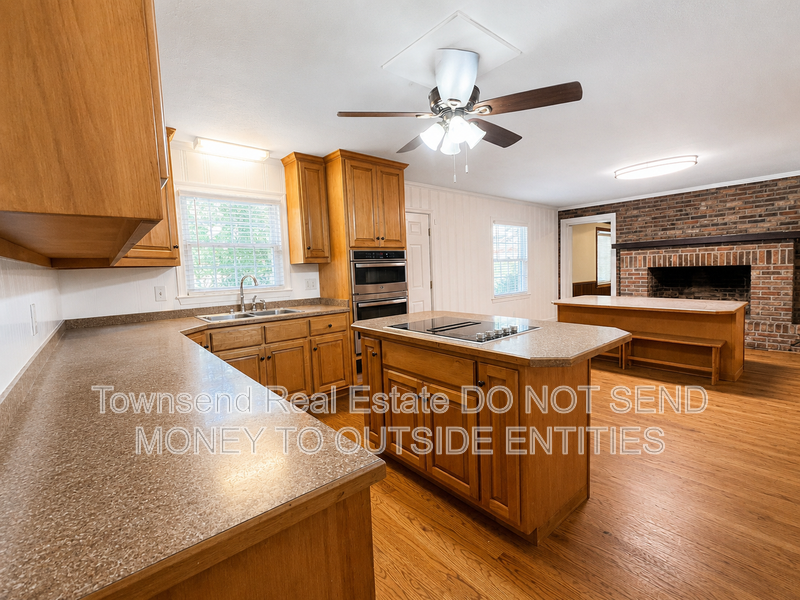 3316 Cliffdale Rd - Photo 3 of 32