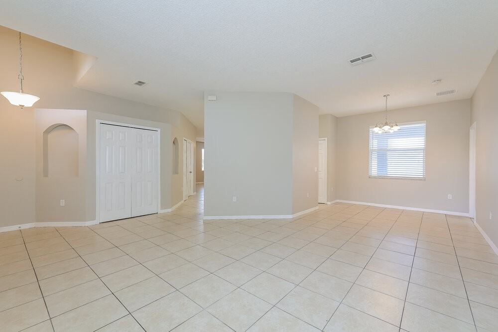 565 Viceroy Ct - Photo 3 of 10