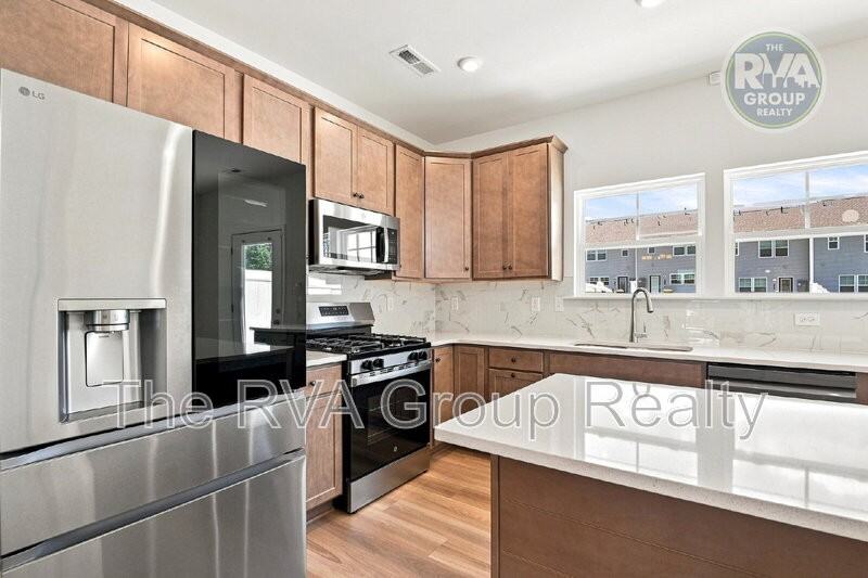 3421 Pond Aly - Photo 4 of 21