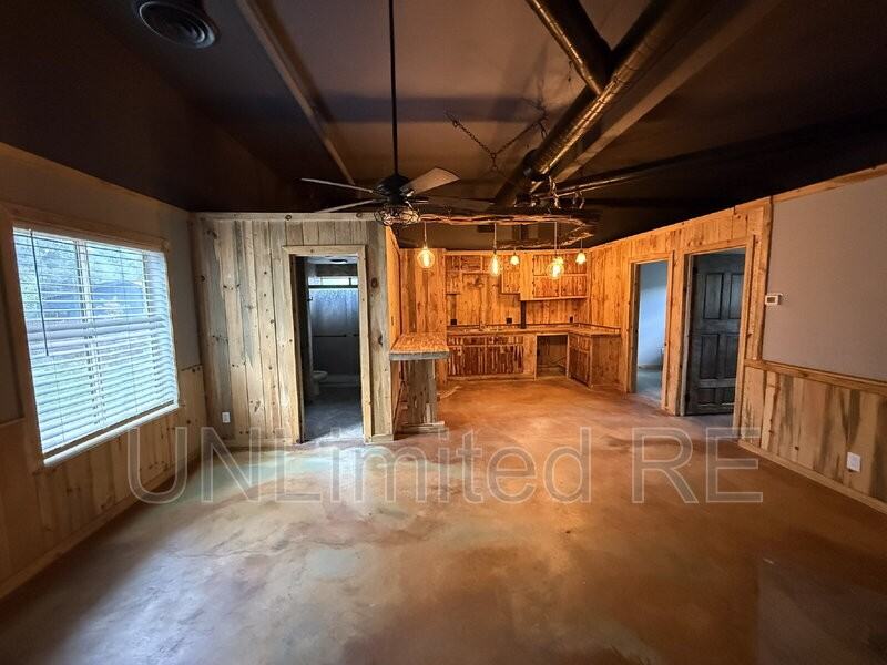 1518 Shoup St #CD - Photo 3 of 23