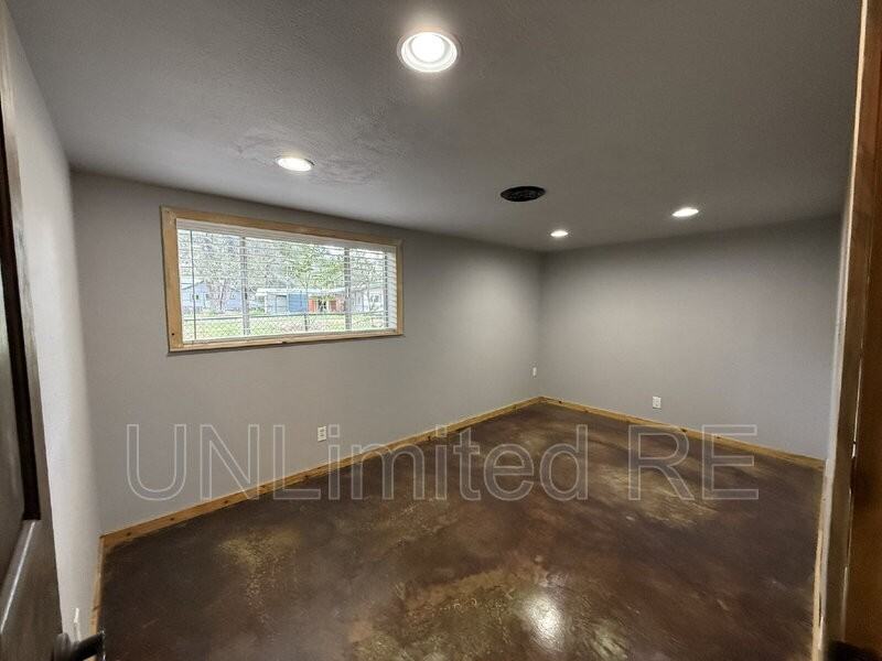 1518 Shoup St #CD - Photo 4 of 23