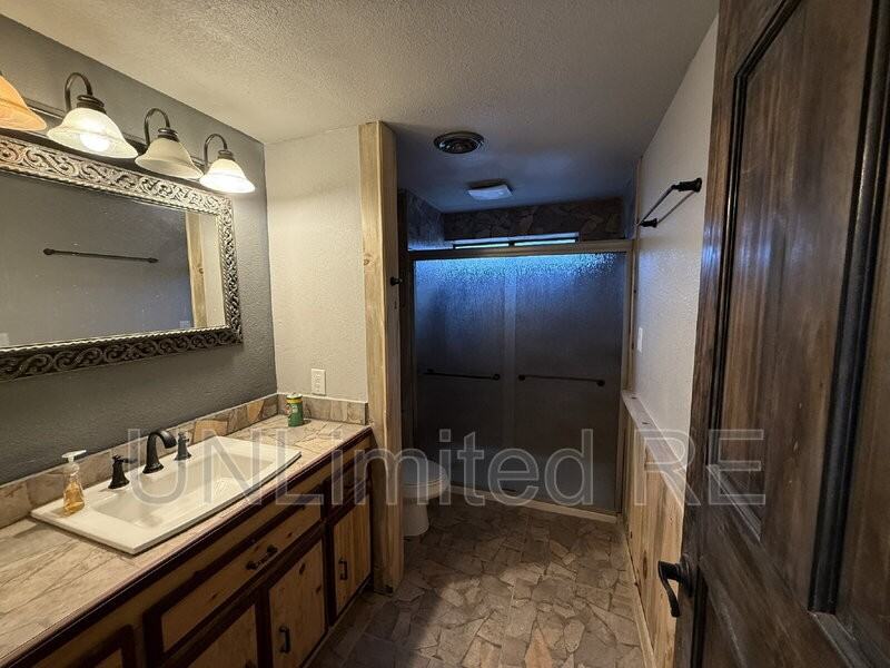 1518 Shoup St #CD - Photo 6 of 23