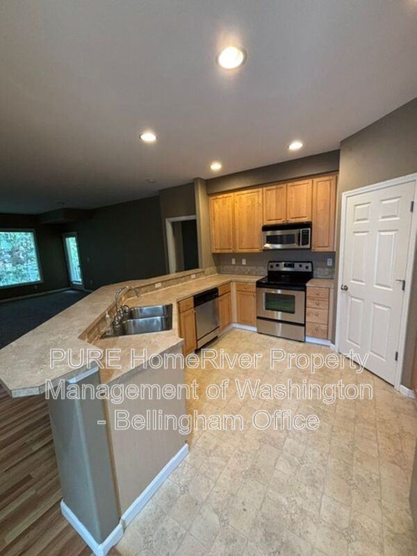3301 Park Ln #E - Photo 3 of 19