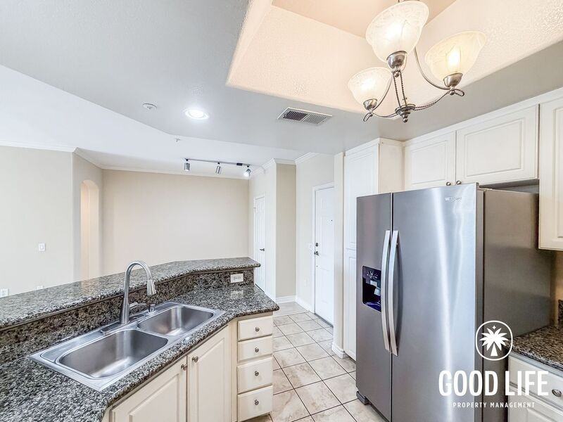 9253 Regents Rd #A201 - Photo 4 of 22