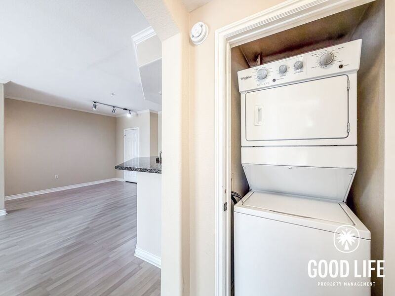 9253 Regents Rd #A201 - Photo 7 of 22