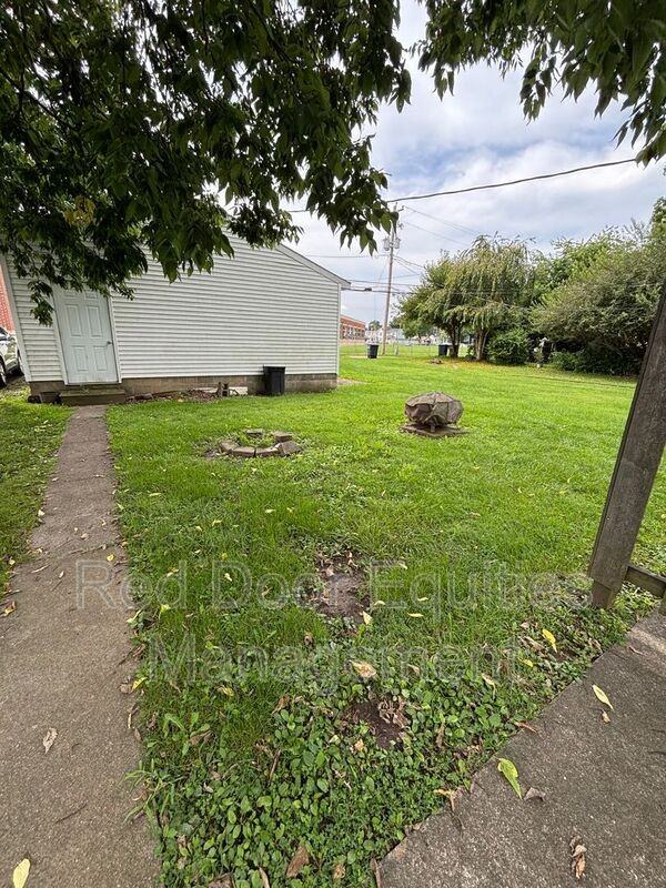 132 Lake St - Photo 2 of 4