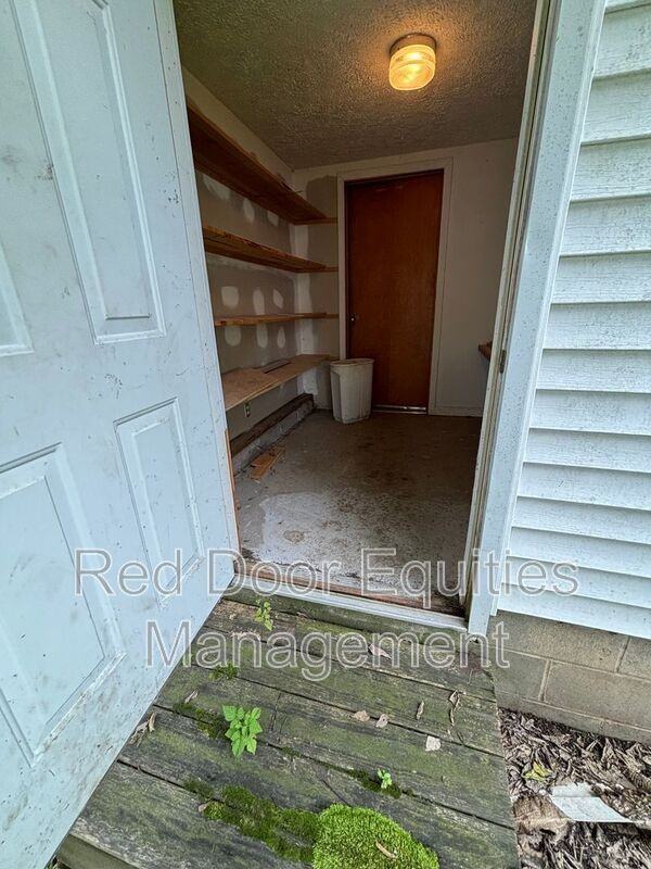 132 Lake St - Photo 4 of 4