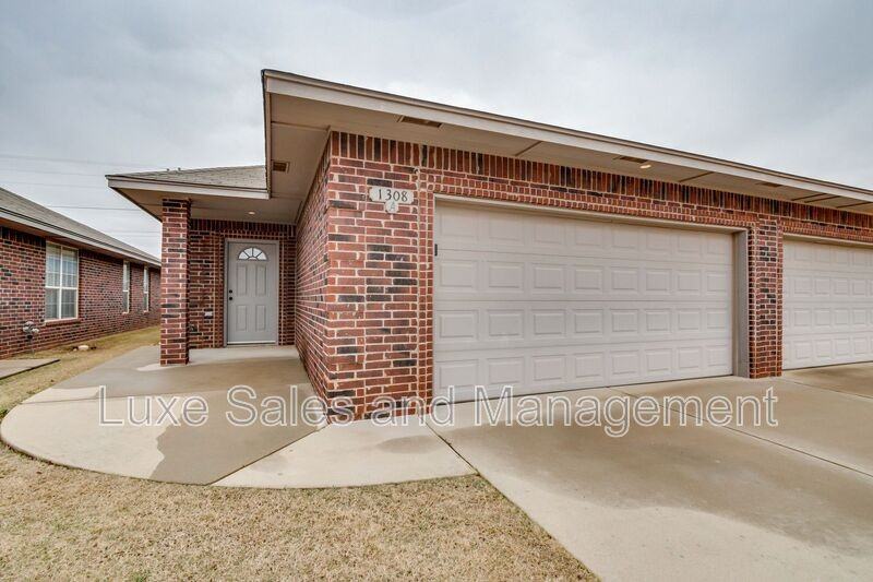1308 Garden Gate Dr #B - Photo 3 of 40