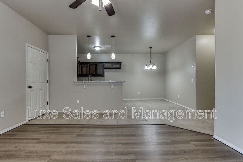1308 Garden Gate Dr #B - Photo 5 of 40