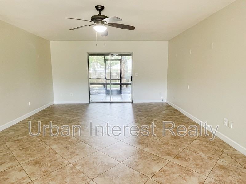505 Beach Dr - Photo 3 of 23