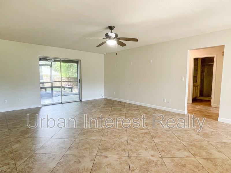 505 Beach Dr - Photo 4 of 23