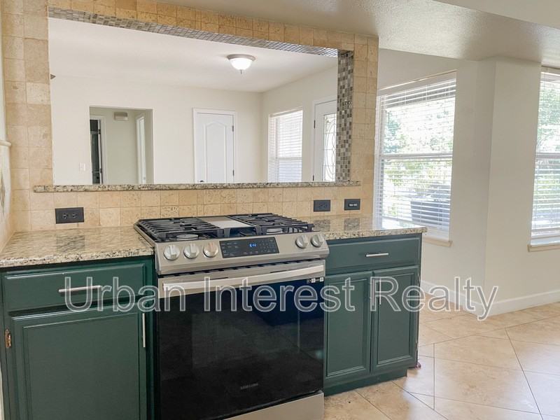 505 Beach Dr - Photo 7 of 23