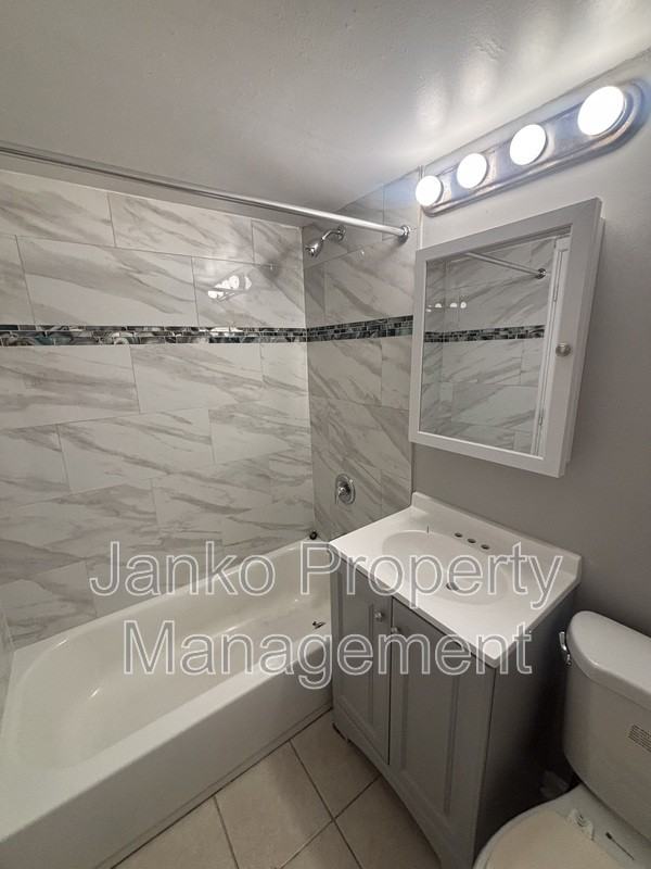3341 Commercial Ave #9 - Photo 4 of 4