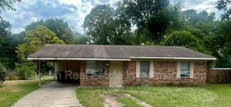 1102 Cloverdale Dr - Photo 1 of 1