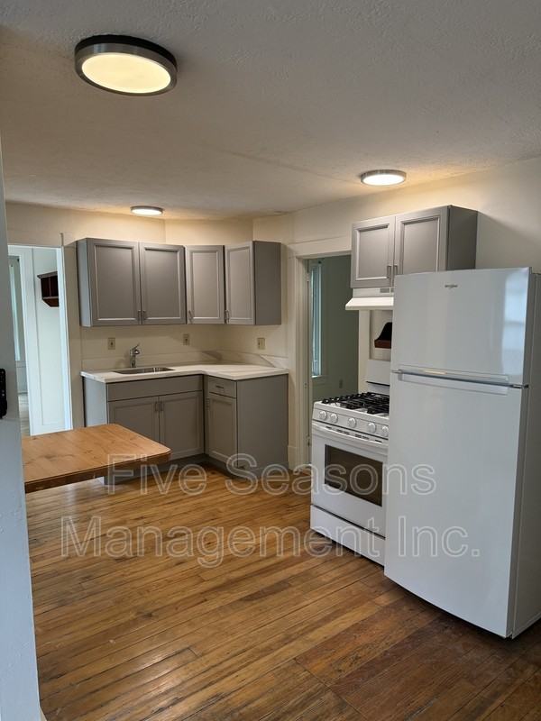 18 Hayward St #20 - Photo 4 of 30