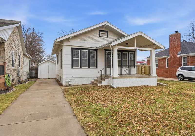6928 Ballard Ave - Photo 3 of 28