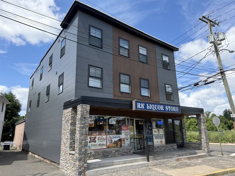 64 S Center St #4 - Photo 4 of 5