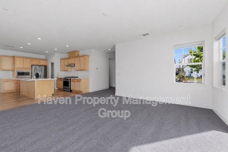3003 Neil Jerome Dr - Photo 4 of 29