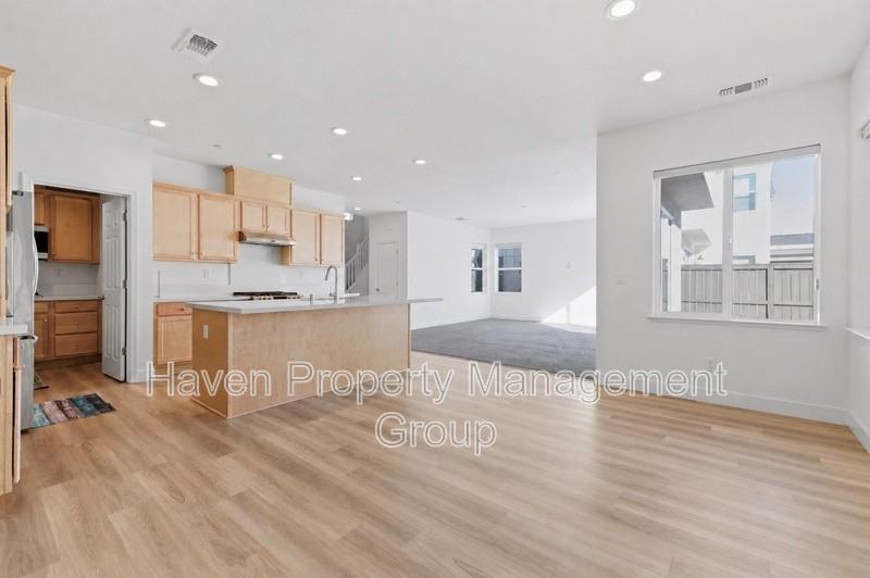 3003 Neil Jerome Dr - Photo 7 of 29