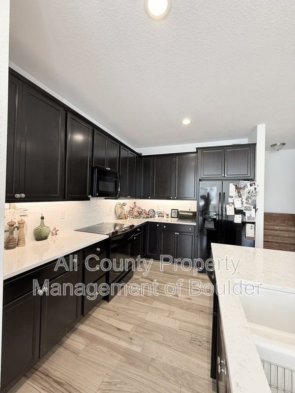 737 Grandview Mdws Dr - Photo 2 of 31