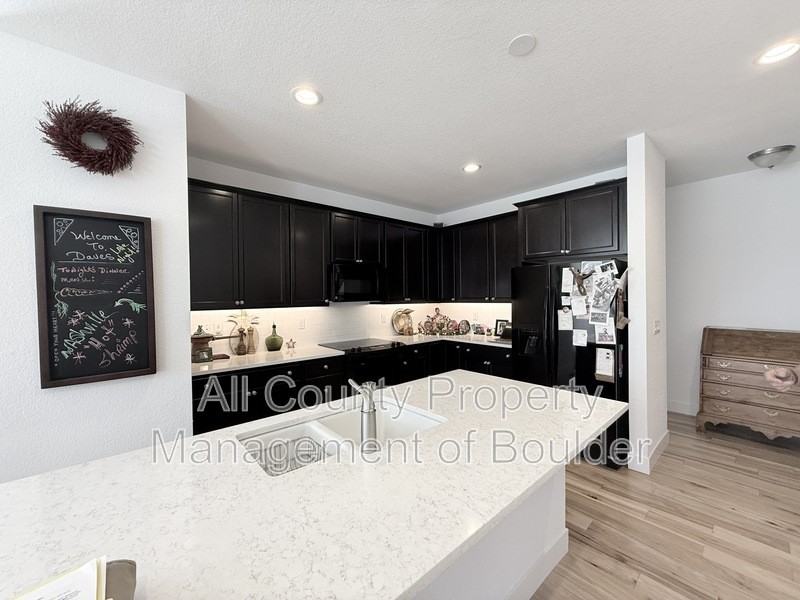 737 Grandview Mdws Dr - Photo 3 of 31