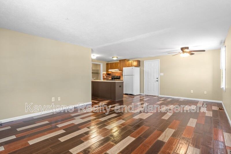 944 Linda Dr - Photo 4 of 15
