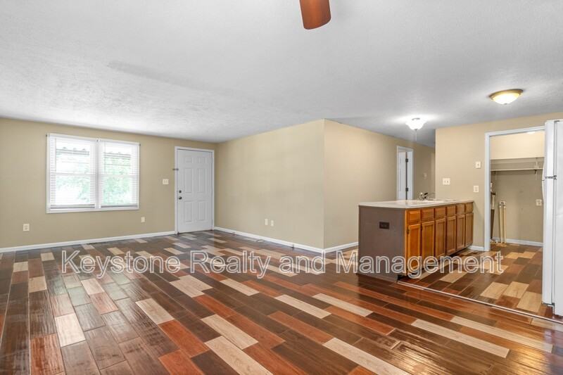 944 Linda Dr - Photo 5 of 15