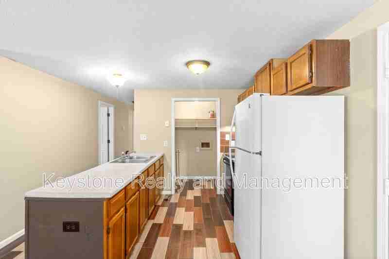 944 Linda Dr - Photo 6 of 15