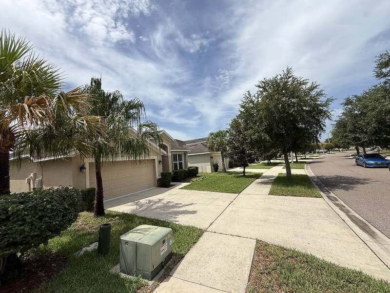 8222 Willow Beach Dr - Photo 4 of 50