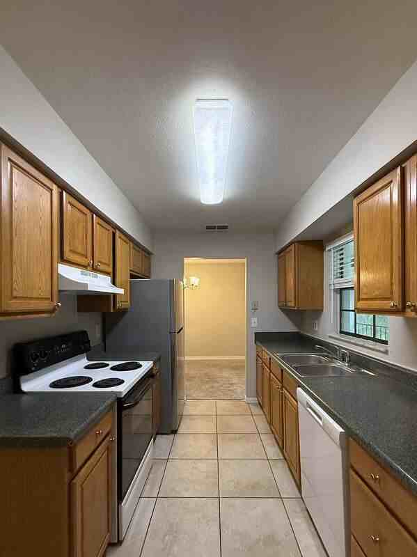 500 9th Ave S - Photo 5 of 50