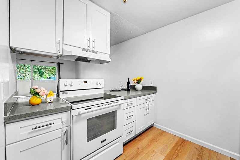 1453 Neotomas Ave #104 - Photo 7 of 30