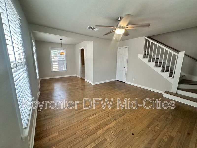 309 N Oak Cliff Blvd - Photo 2 of 15