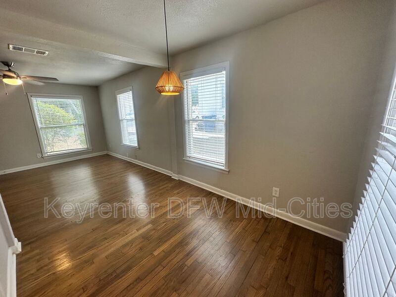 309 N Oak Cliff Blvd - Photo 3 of 15