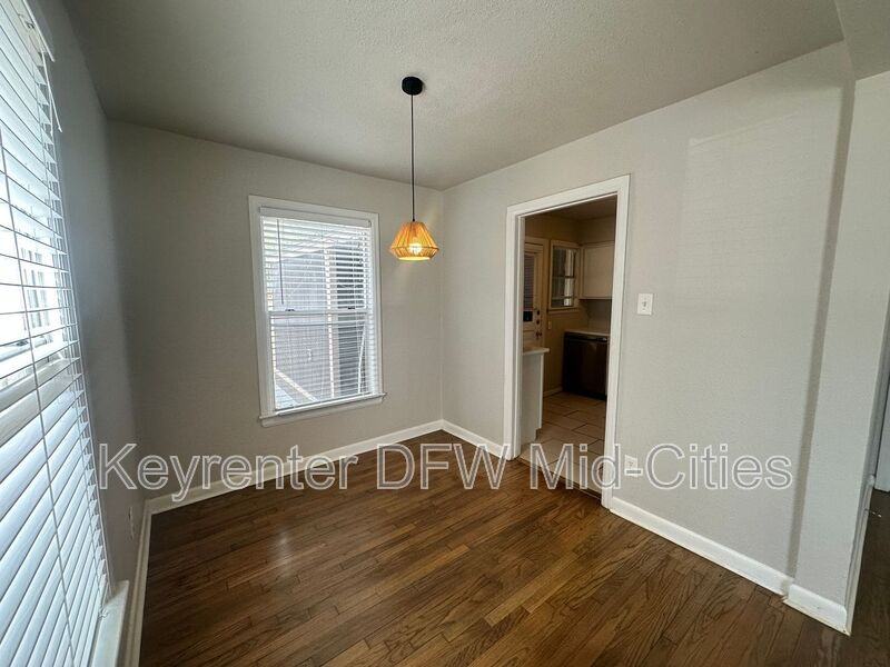 309 N Oak Cliff Blvd - Photo 4 of 15
