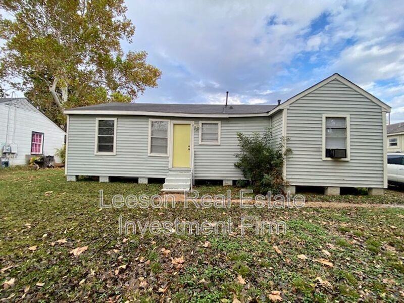 2632 Foster St - Photo 2 of 3