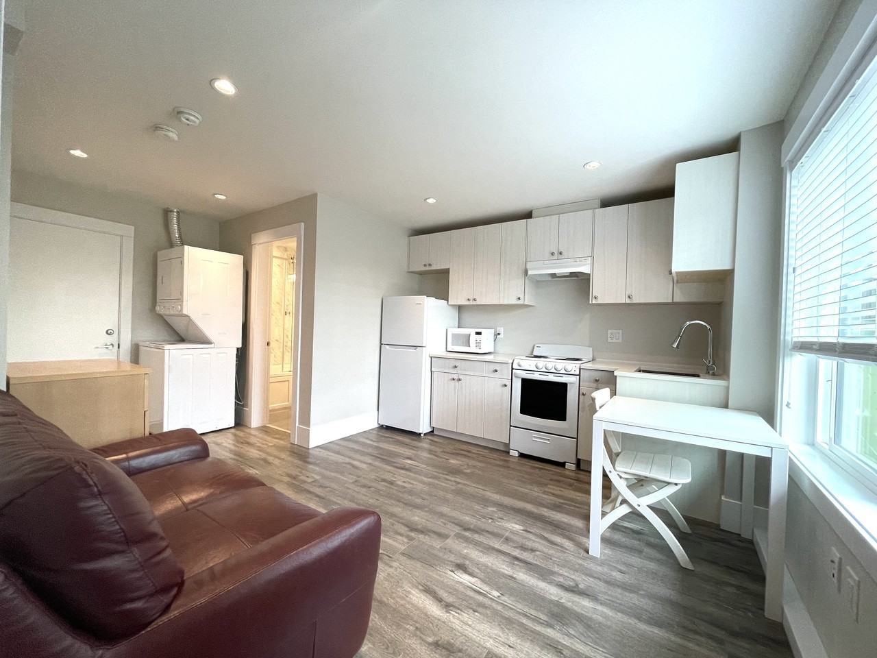 5610 Dundas Street - Photo 2 of 10