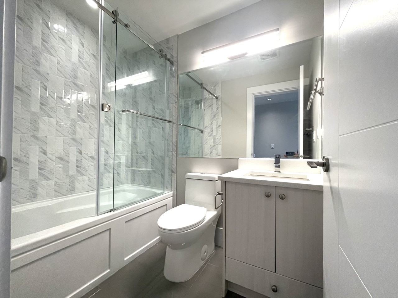 5610 Dundas Street - Photo 5 of 10