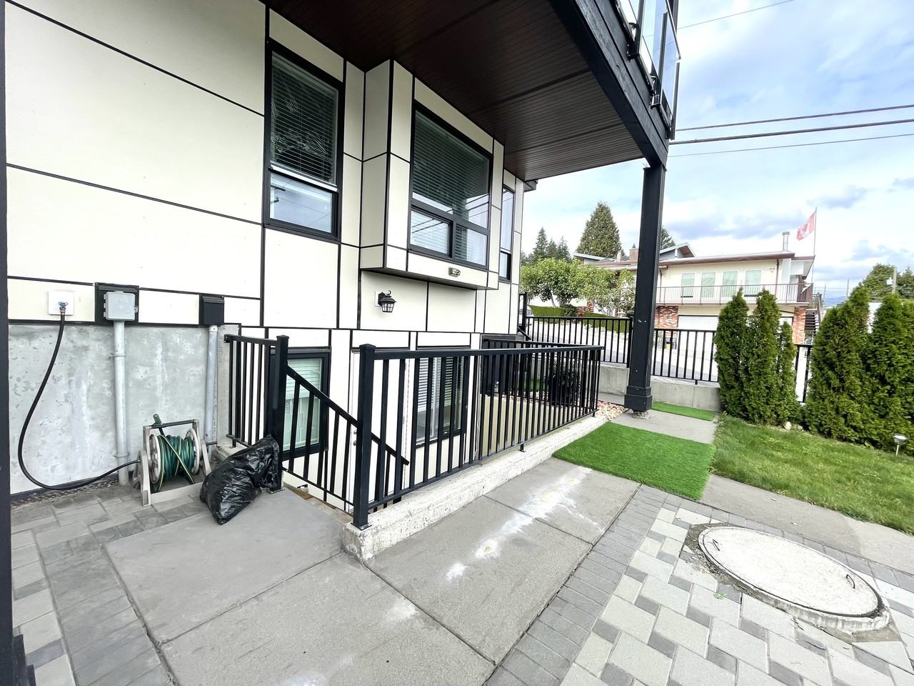 5610 Dundas Street - Photo 7 of 10