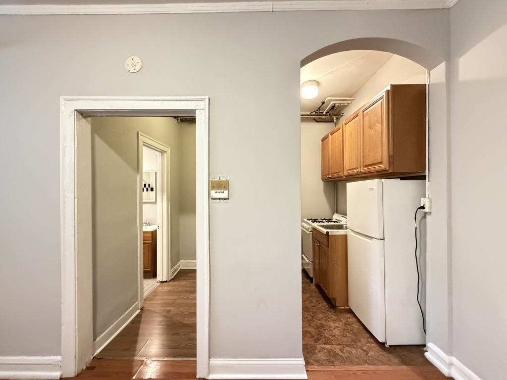 2827 N Burling St #01 - Photo 2 of 21
