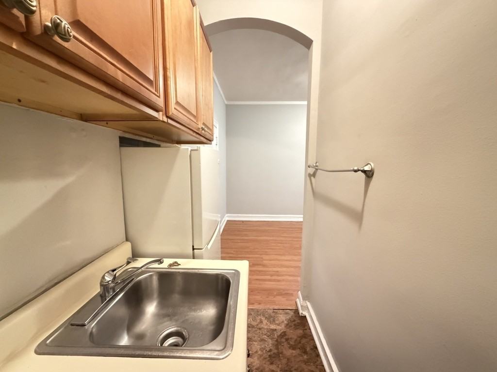 2827 N Burling St #01 - Photo 5 of 21