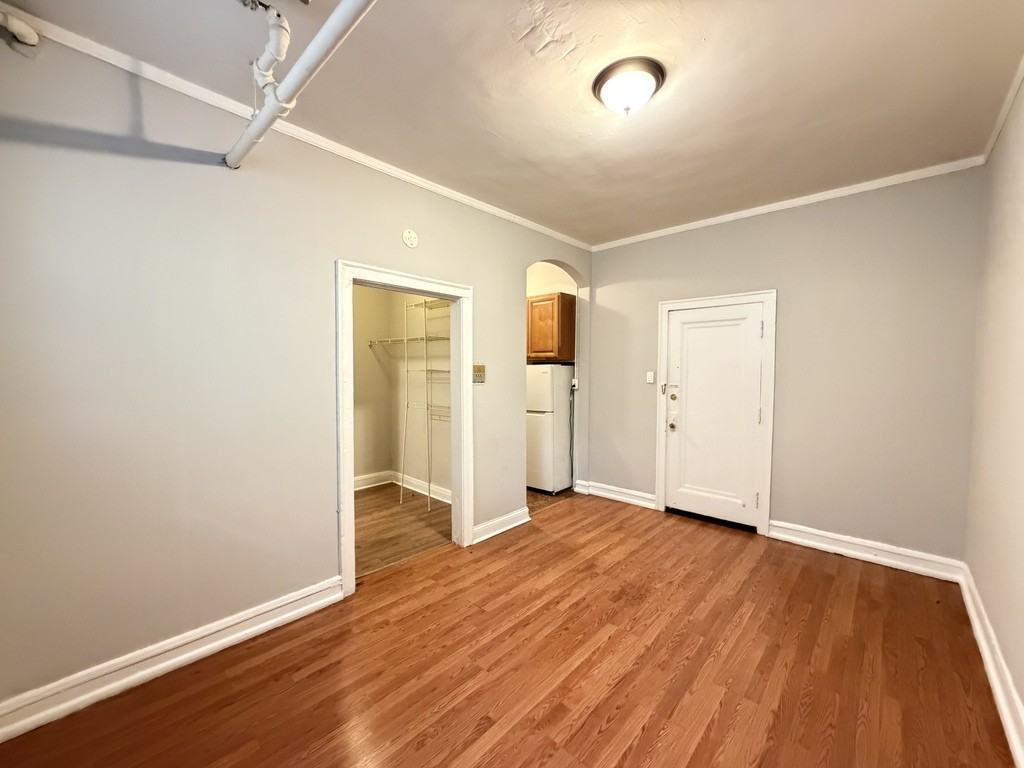 2827 N Burling St #01 - Photo 6 of 21