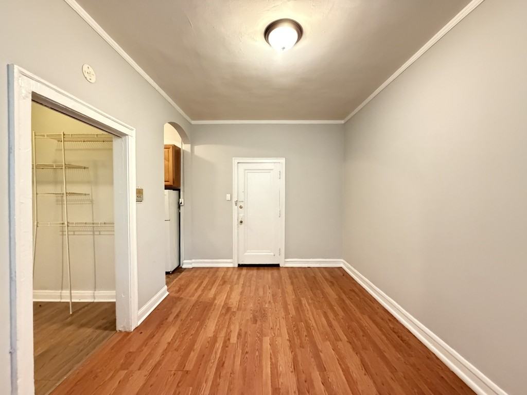 2827 N Burling St #01 - Photo 7 of 21