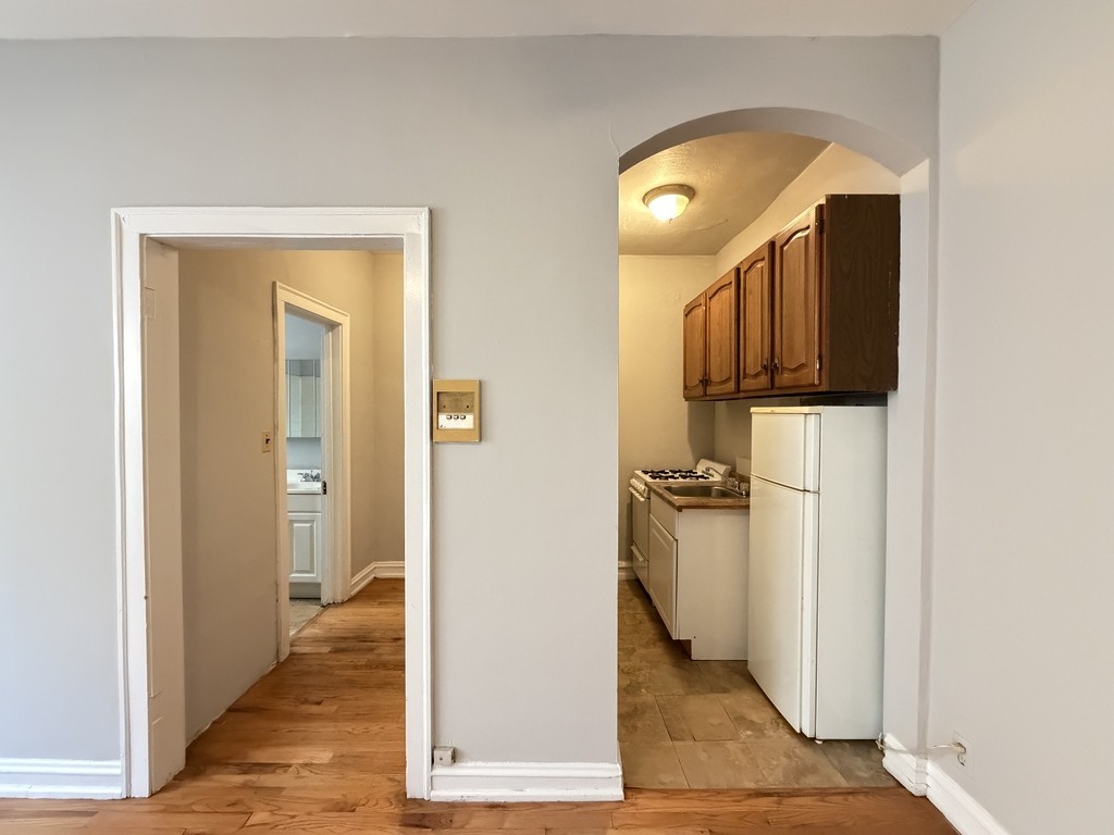 2827 N Burling St #102 - Photo 2 of 21