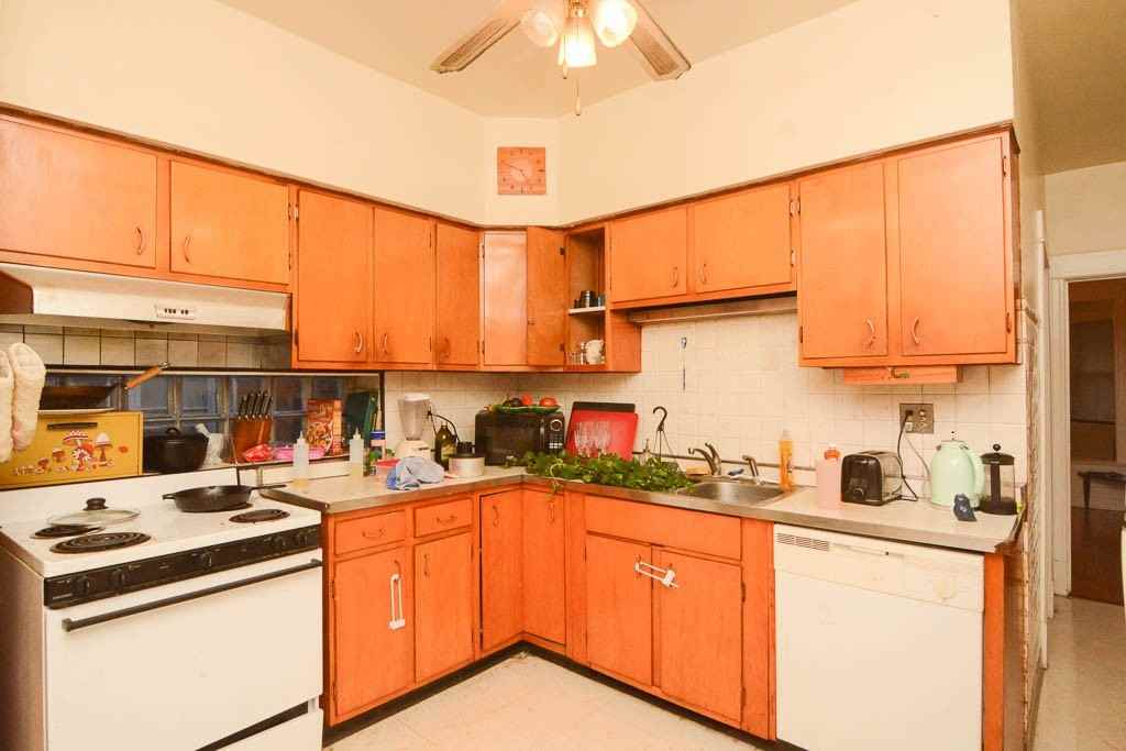 3821 N Damen Ave #2 - Photo 3 of 21